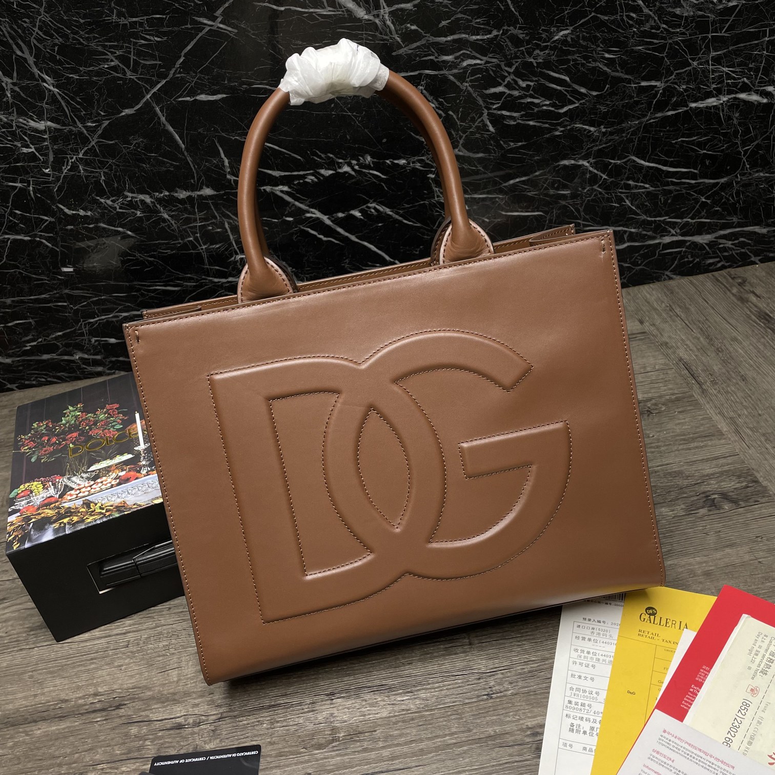 d01ce & Gab*a*a small dg daily shopper calfskin brown bb7023 36 x 28.5 x 13 cm