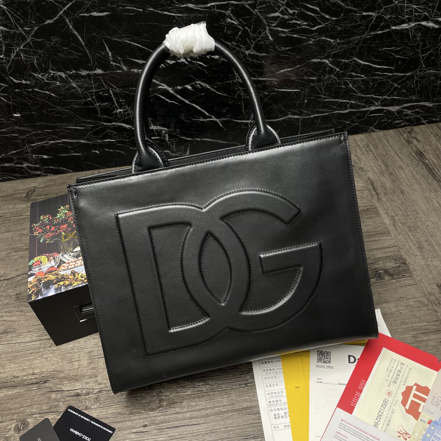 d01ce & Gab*a*a small dg daily shopper calfskin black bb7023 36 x 28.5 x 13 cm
