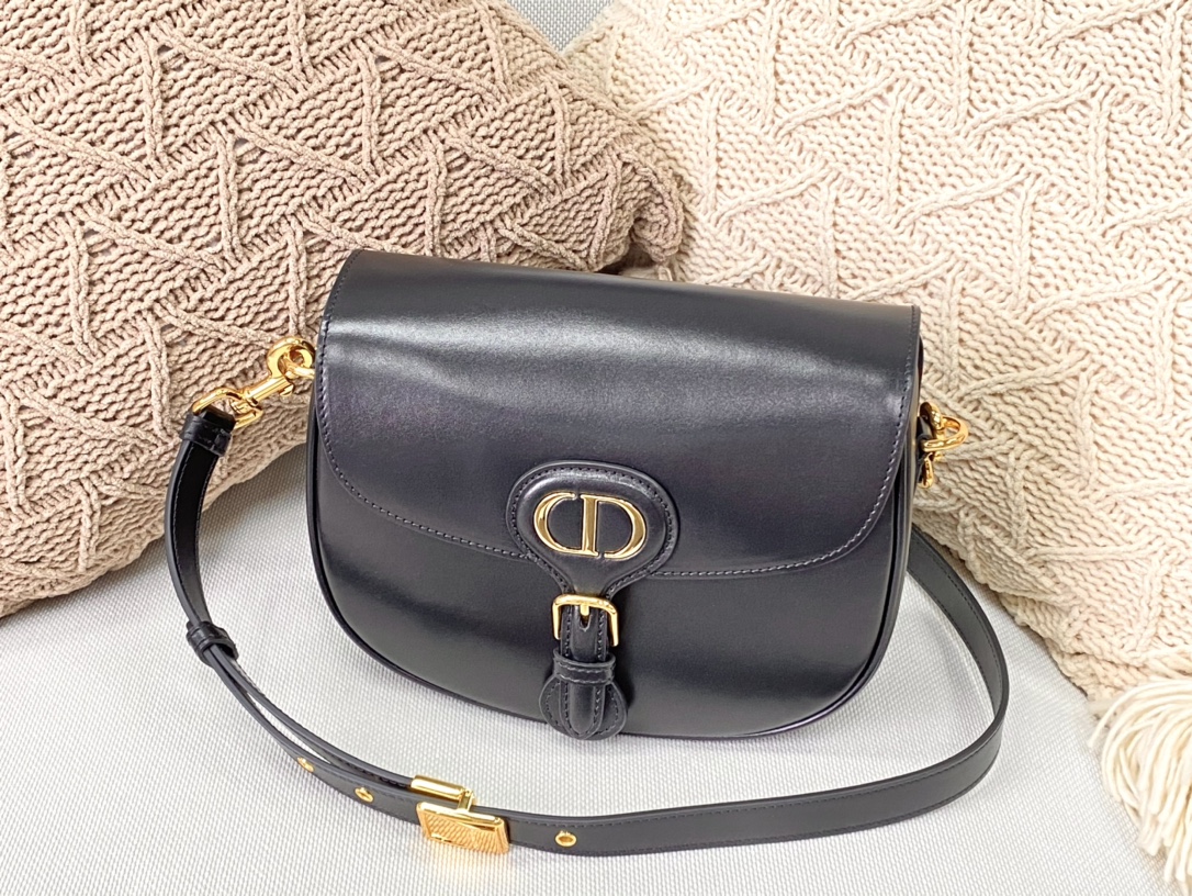 D10r medium bobby bag black box calfskin m9319umol 22 x 7 x 18 cm