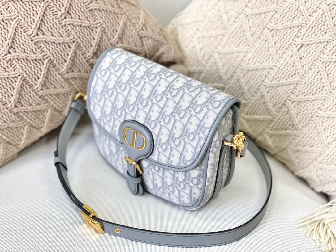 D10r medium bobby bag box D10r oblique jacquard gray m9319 22 x 17 x 6 cm