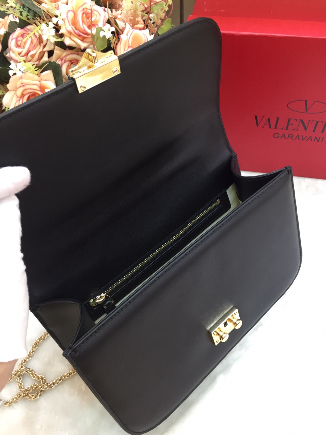 Va1e*ntin0 garavani pre-owned 2010s rockstud shoulder bag leather black 344280 26 × 8 × 18 cm