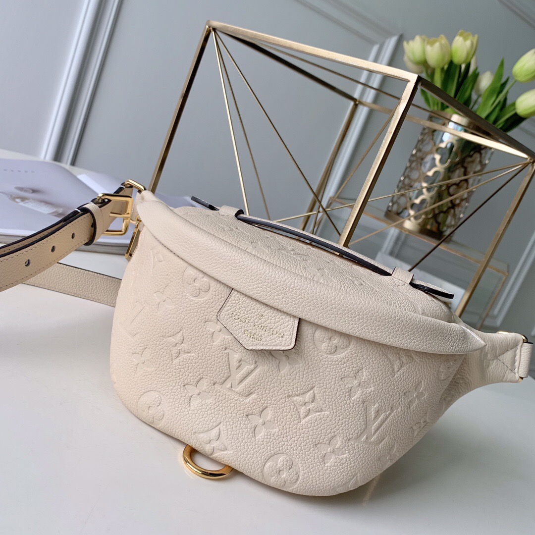 l0vis Vvtt0n bumbag monogram empreinte leather creme m44812 37 cm