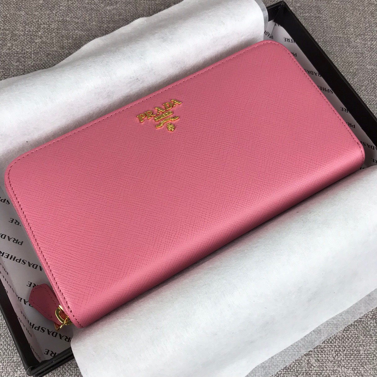 Pra*a large saffiano leather wallet petal pink 1ml506 20 x 10 cm
