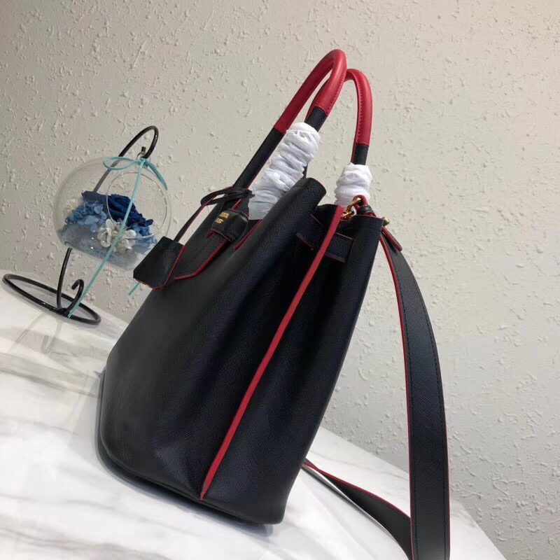 Pra*a top handle tote bag leather black/red 1bg148 33 × 24 × 14.5 cm