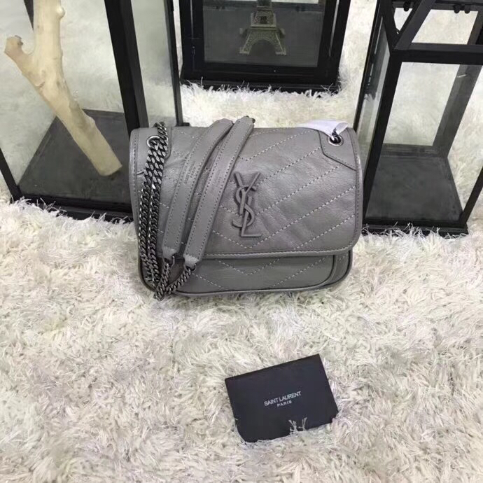 Y51 niki baby in lambskin leather gray 5330371 22 x 16.5 x 12 cm