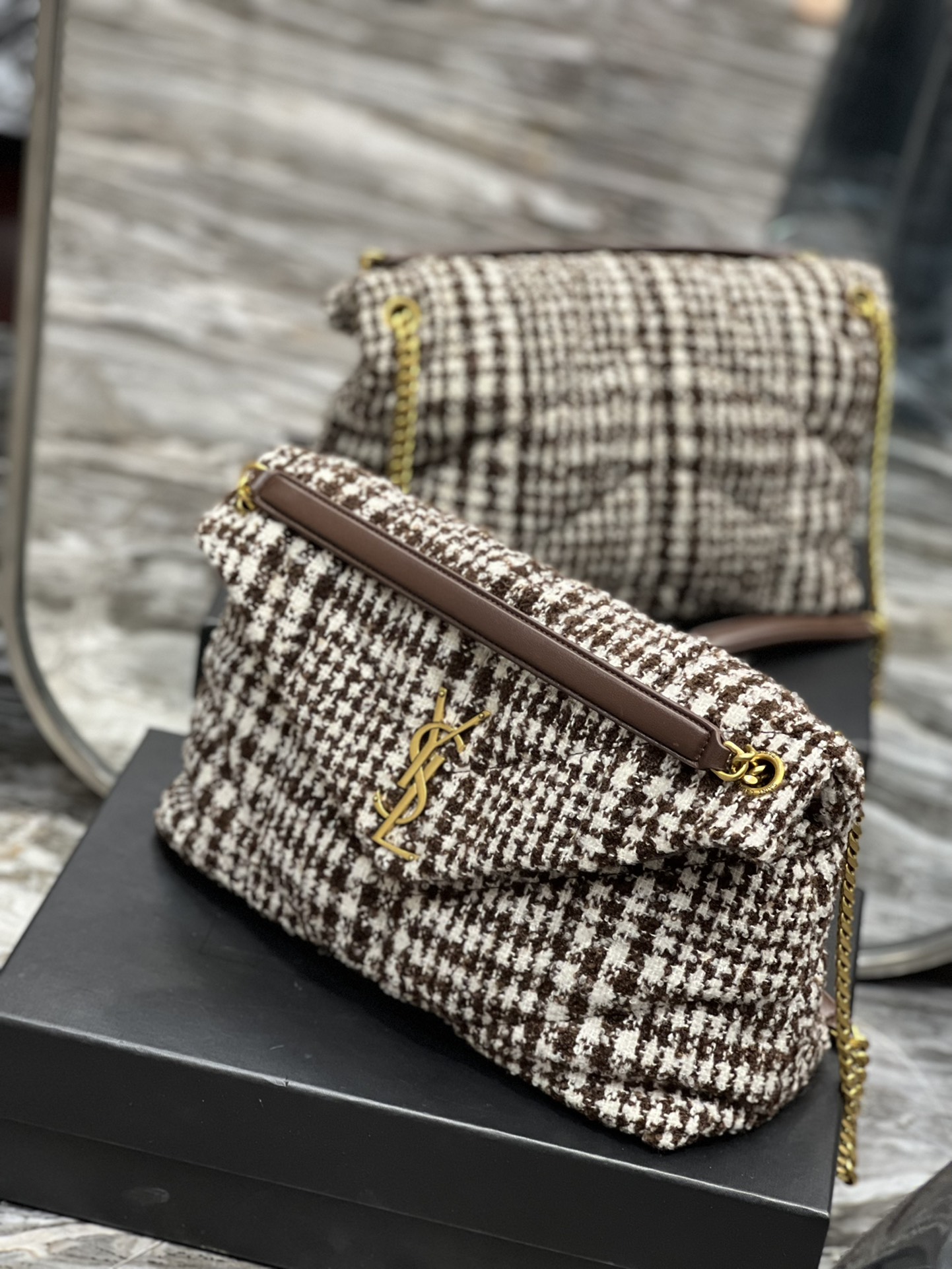 Y51 medium puffer bag in checked tweed and lambskin beige 5774752 35 × 23 × 13.5 cm