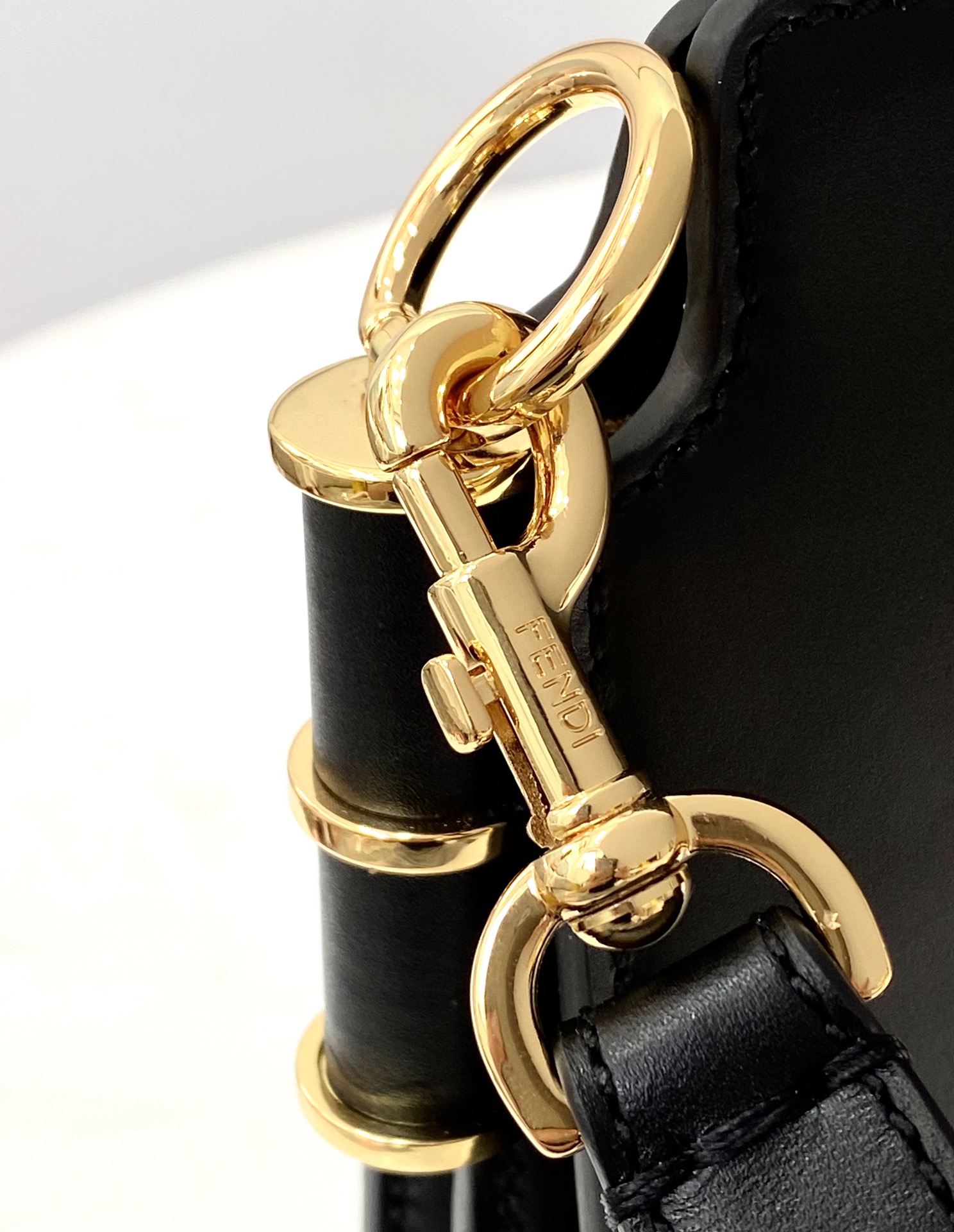 F**di touch leather bag black 8bt349 26.5 x 10 x 19 cm