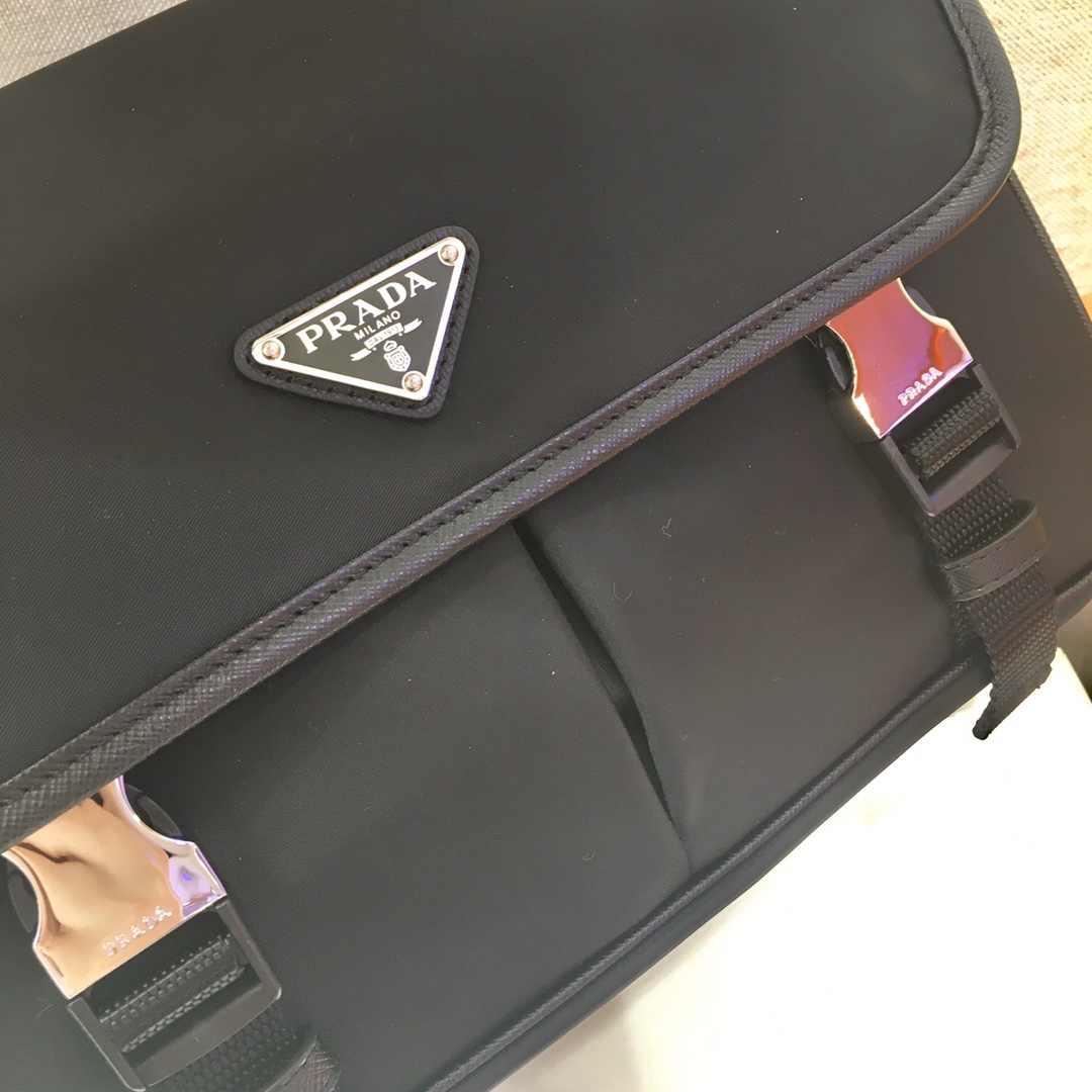 Pra*a nylon shoulder bag black 2vd769 26 x 20 x 10 cm