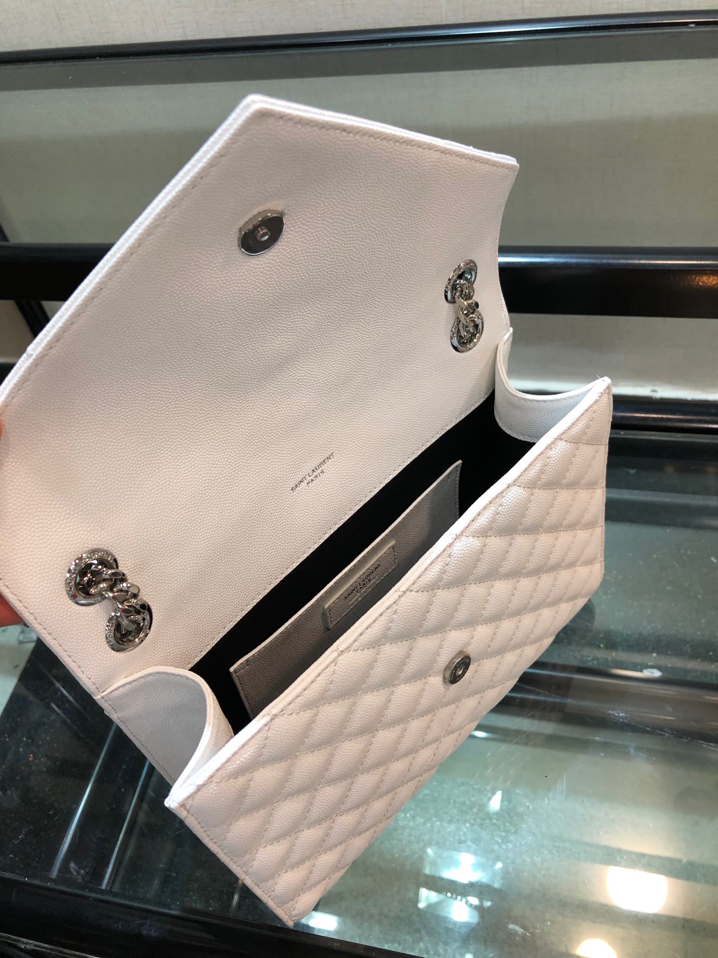 Y51 envelope medium bag in grained leather silver metal white 600185 24 x 7.5 x 18 cm