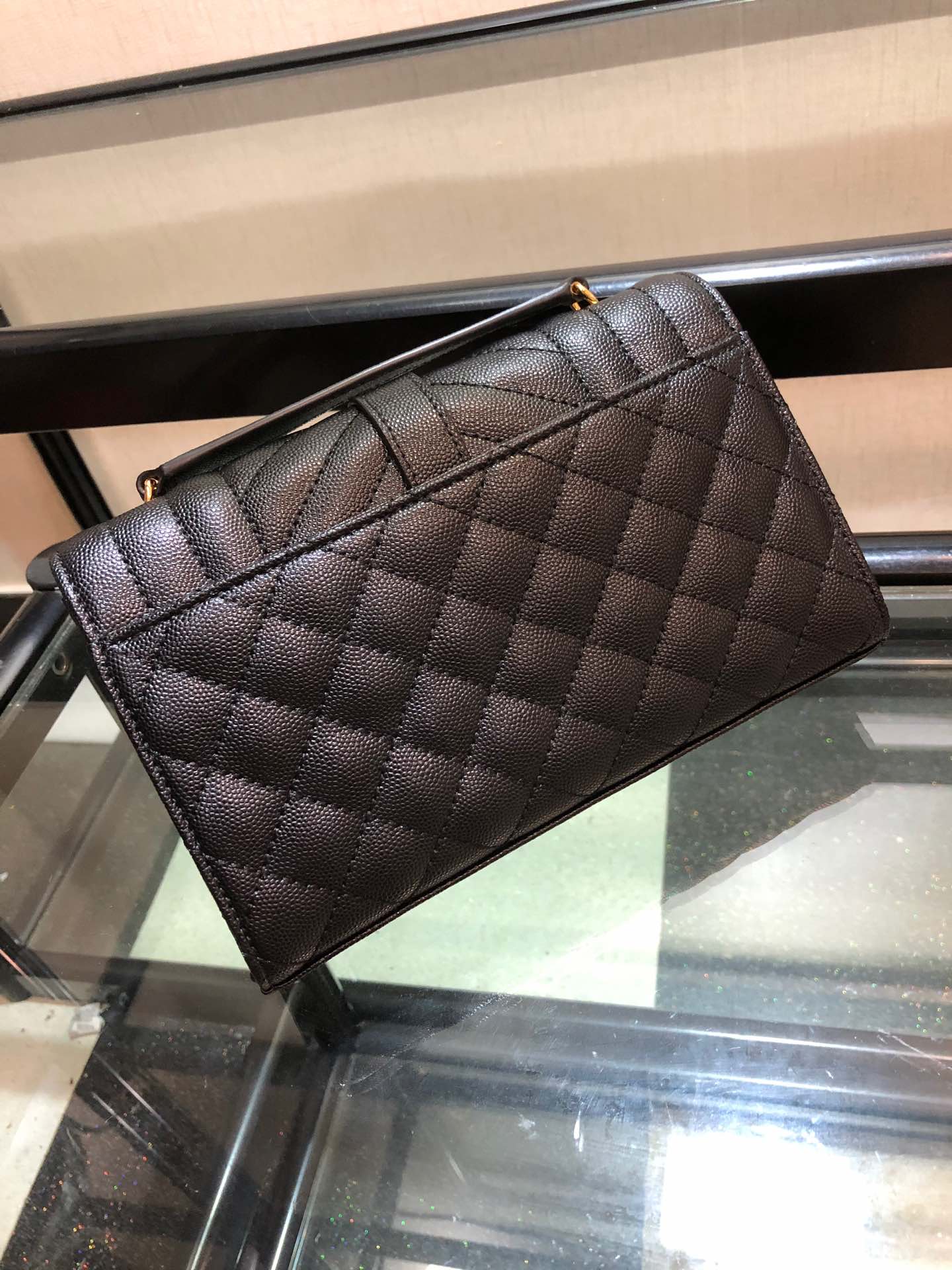 Y51 envelope small bag in grained leather black 600195 21 x 13 x 6 cm