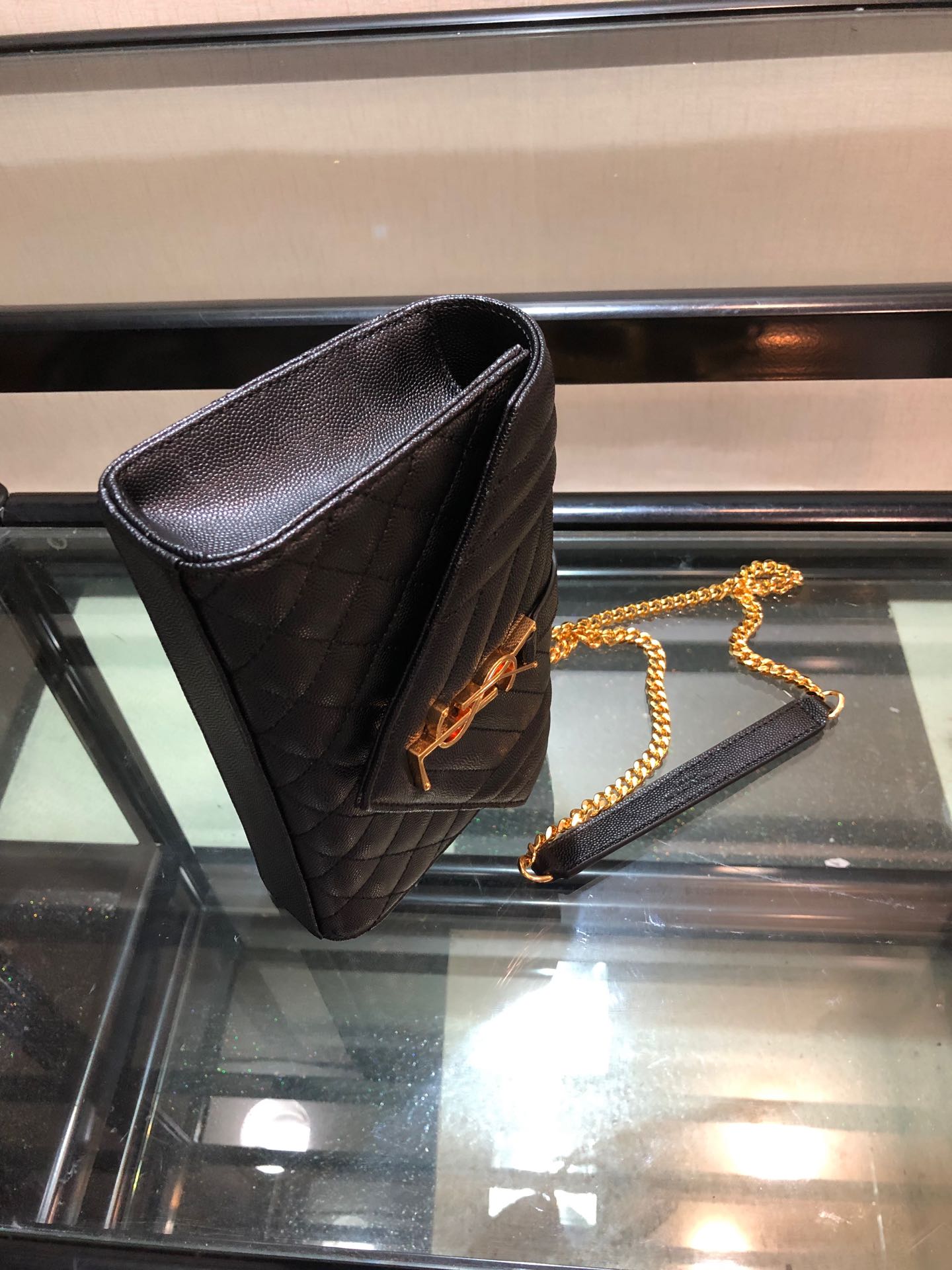 Y51 envelope small bag in grained leather black 600195 21 x 13 x 6 cm