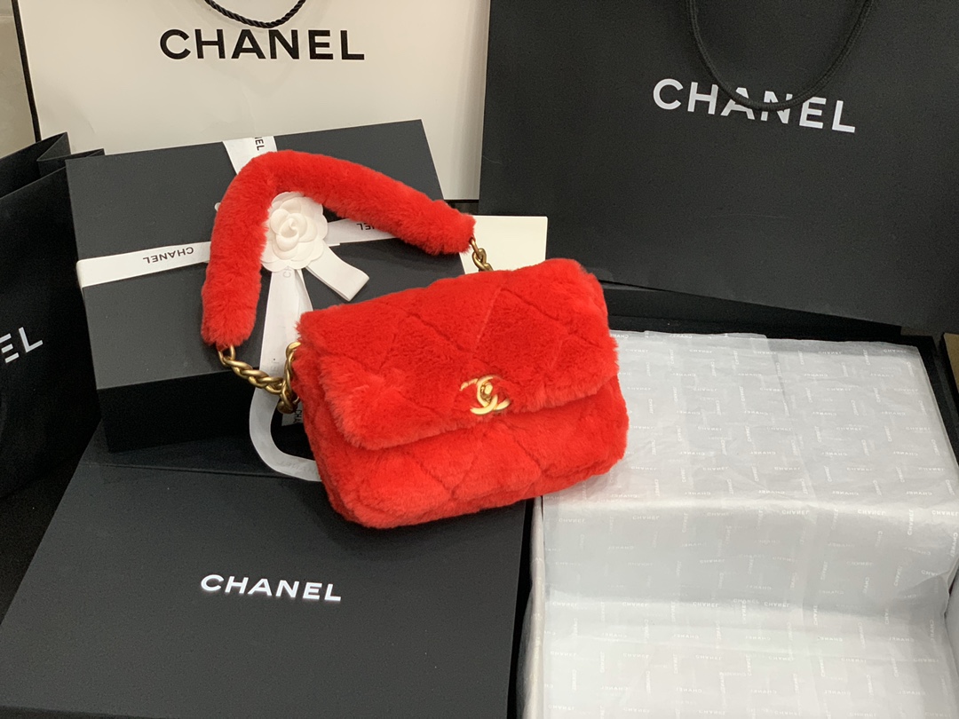 ch**el shearling lambskin flap bag G01den metal red as2240 15.5 x 21.5 x 6.5 cm