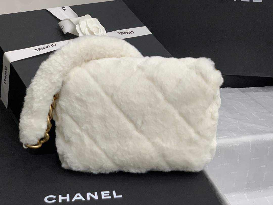 ch**el shearling lambskin flap bag G01den metal white as2240 15.5 x 21.5 x 6.5 cm