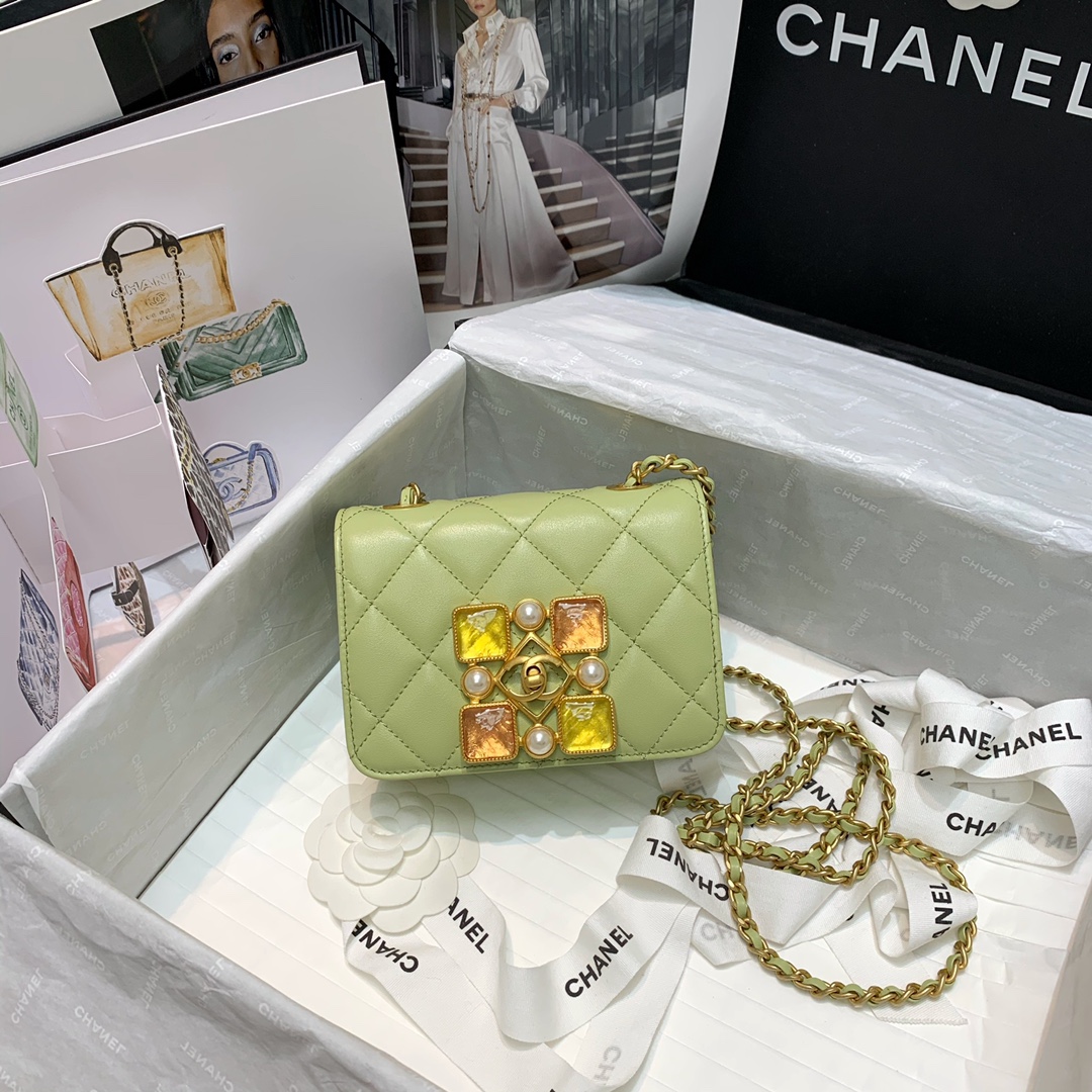 Ch**el small calfskin crystal pearls flap bag mint as2251 14.5 x 5 x 10.5 cm