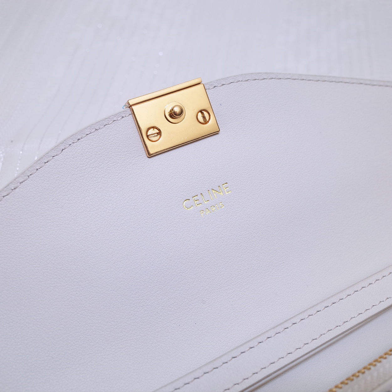Ce1i*e c wallet on chain in leather white 19 x 9 cm