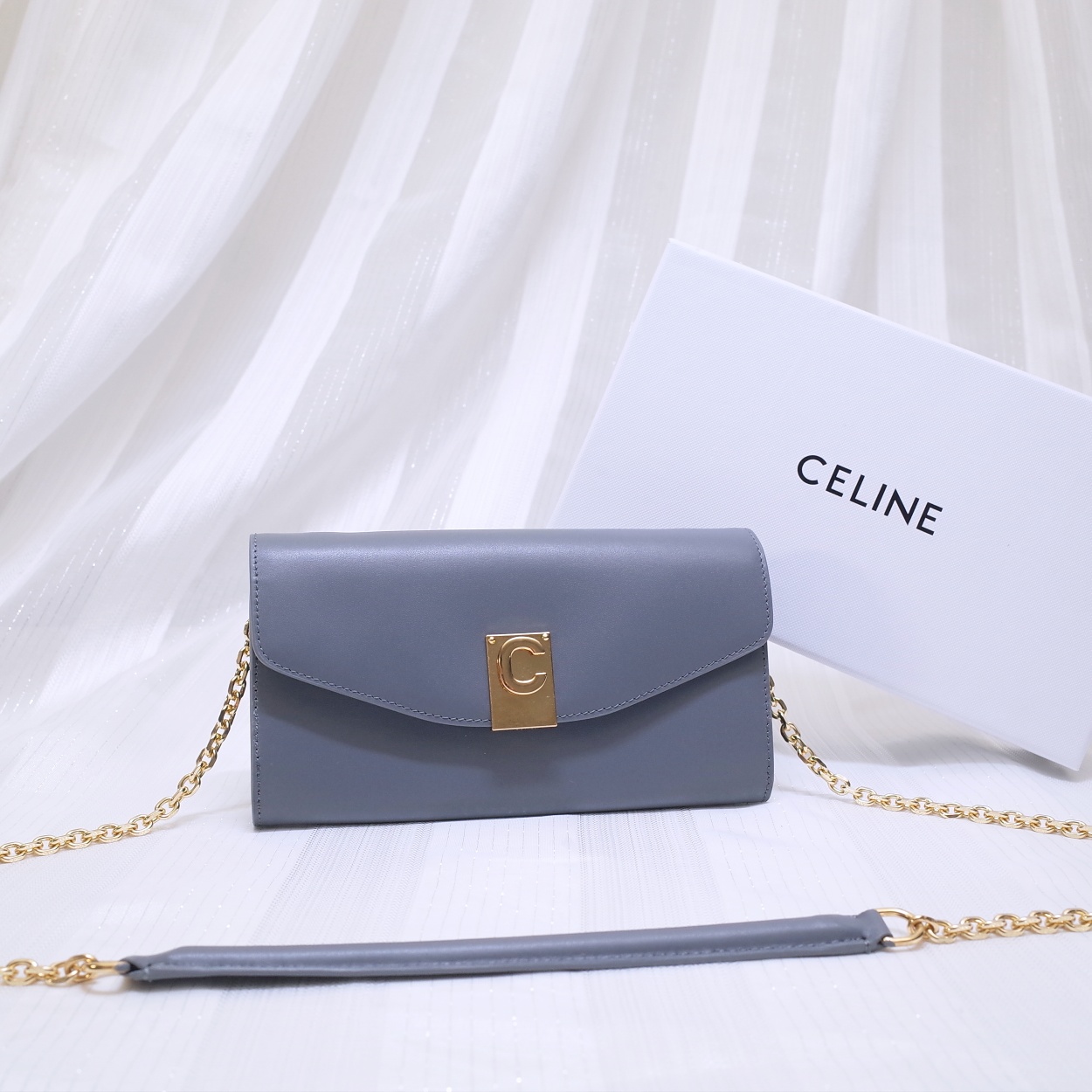 Ce1i*e c wallet on chain in leather lavender 19 x 9 cm