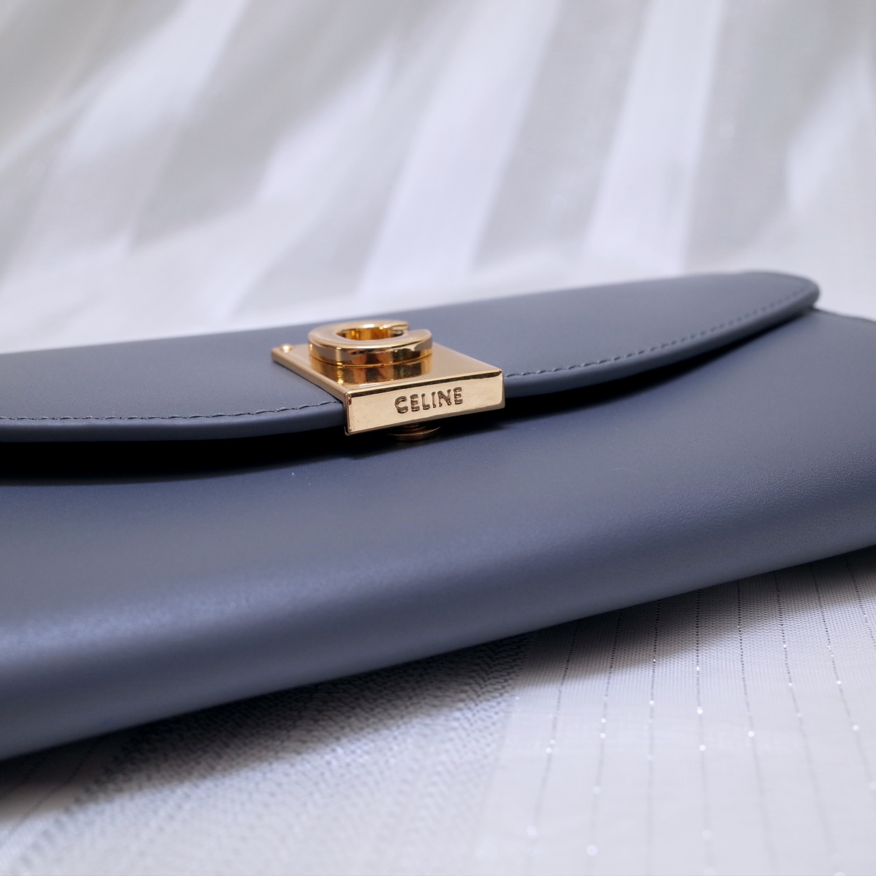 Ce1i*e c wallet on chain in leather lavender 19 x 9 cm