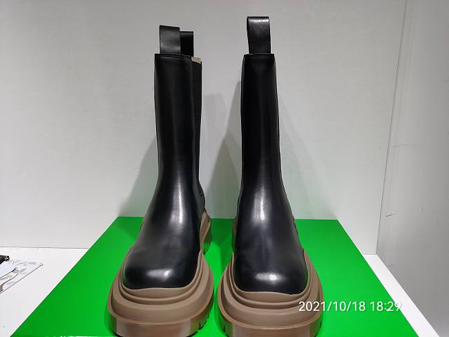 b0tt*ga Ven*ta boots in black/ brown