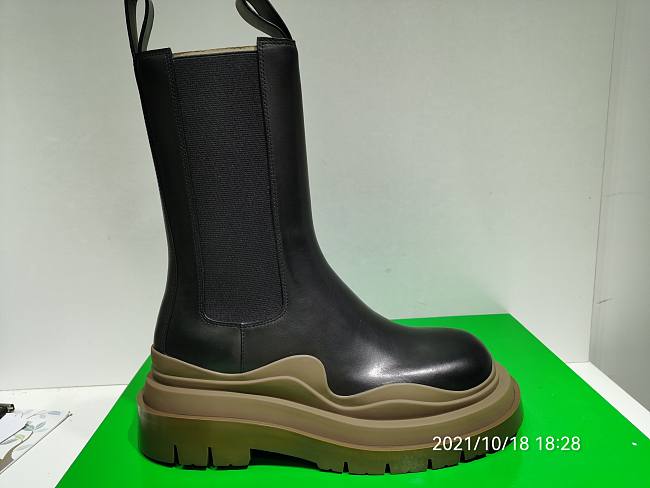 b0tt*ga Ven*ta boots in black/ brown