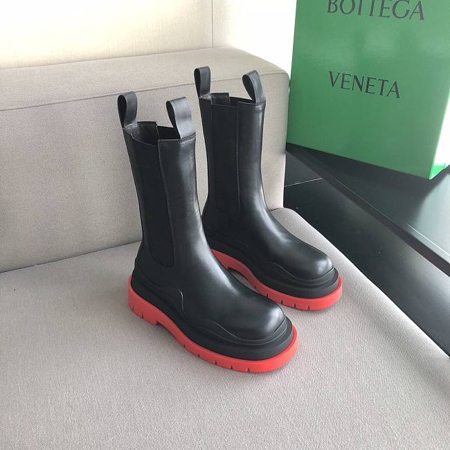 b0tt*ga Ven*ta boots in black/ red