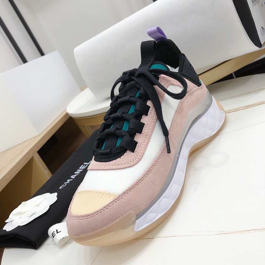 Ch**el sneaker 02