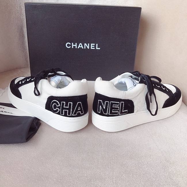Ch**el shoes