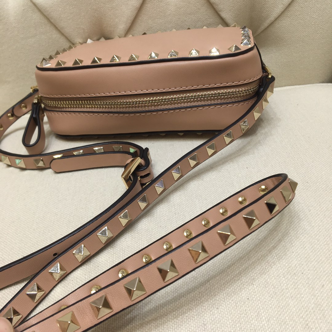 Va1e*ntin0 small rockstud grainy leather crossobody bag cream vw2b0809 18 x 6 x 12 cm