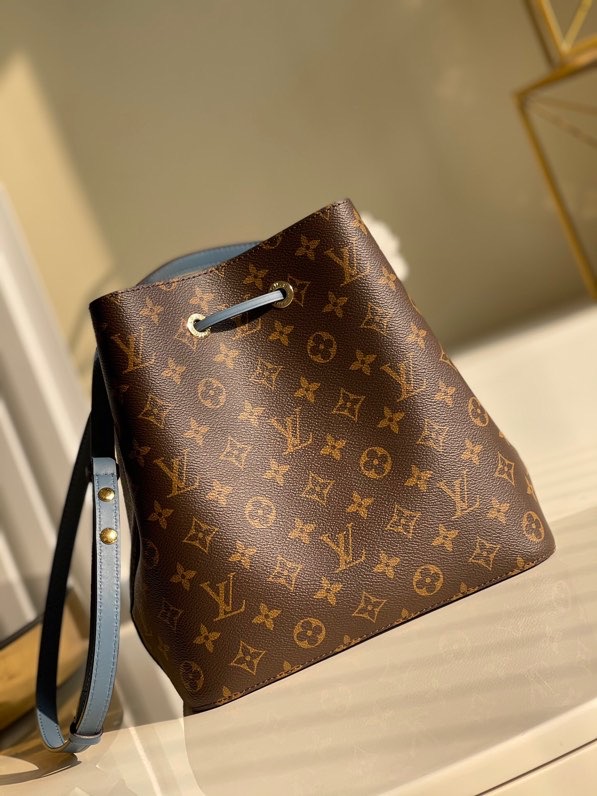 l0vis Vvtt0n néonoé mm monogram canvas blue m44020 26  cm