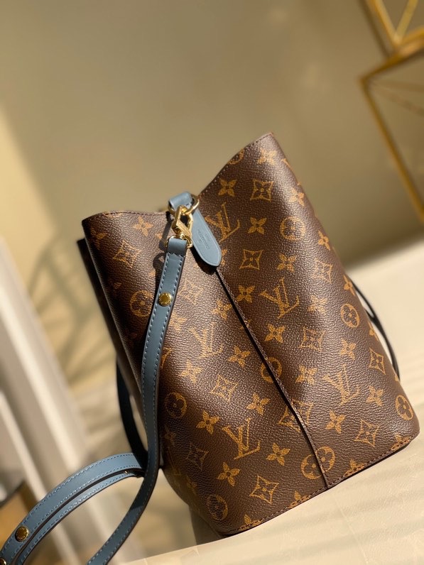 l0vis Vvtt0n néonoé mm monogram canvas blue m44020 26  cm