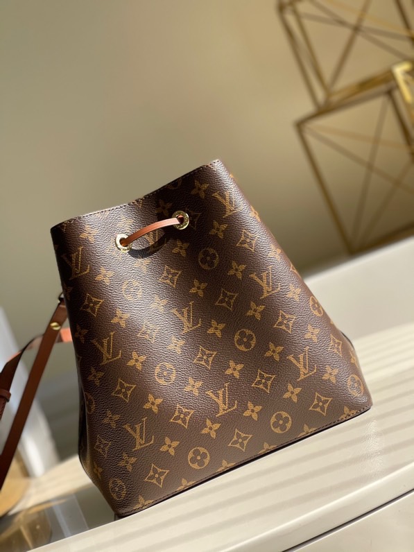 l0vis Vvtt0n néonoé mm monogram canvas caramel m44887 26 cm