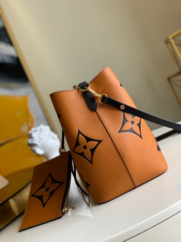 l0vis Vvtt0n crafty neonoe mm orange m56888 26 cm