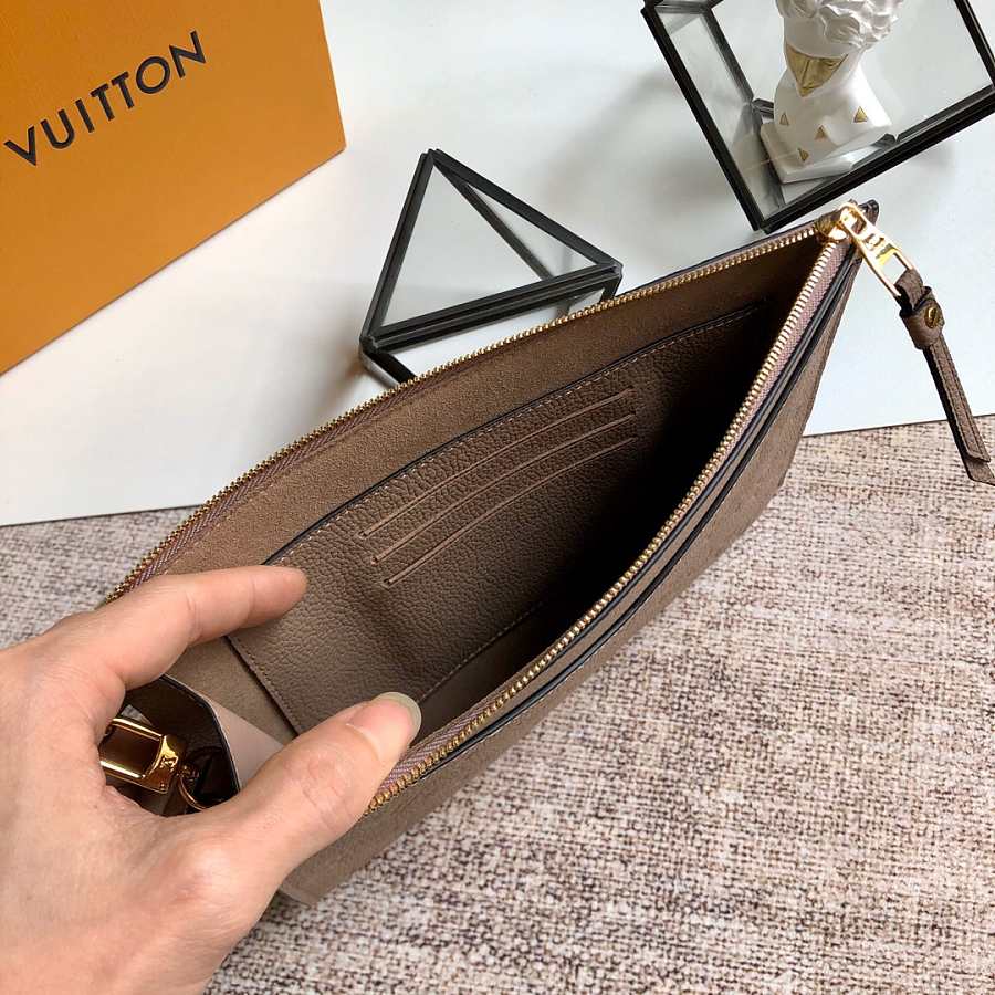 l0vis Vvtt0n pochette melanie mm beige m68705 23 x 16 x 2 cm