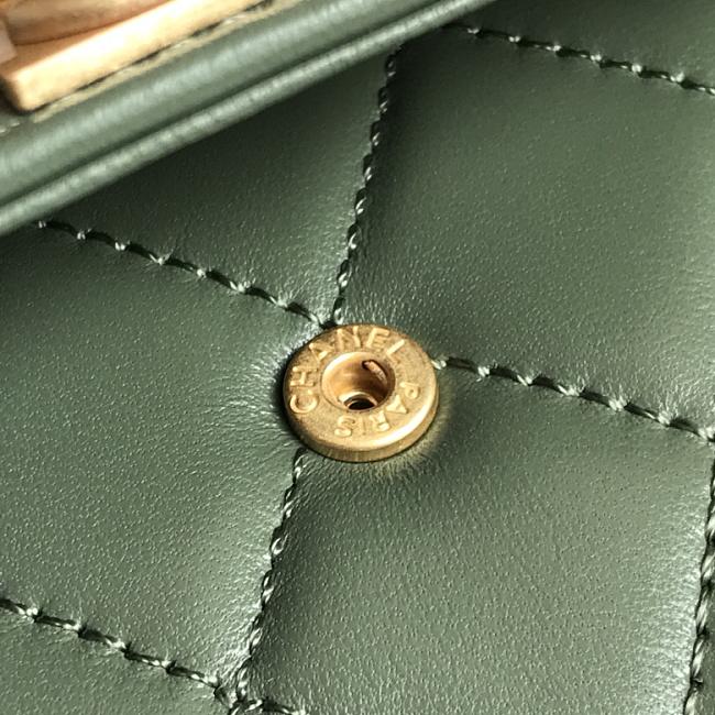 Ch**el long wallet smooth leather olive green a80286 19 x 10.5 x 3 cm