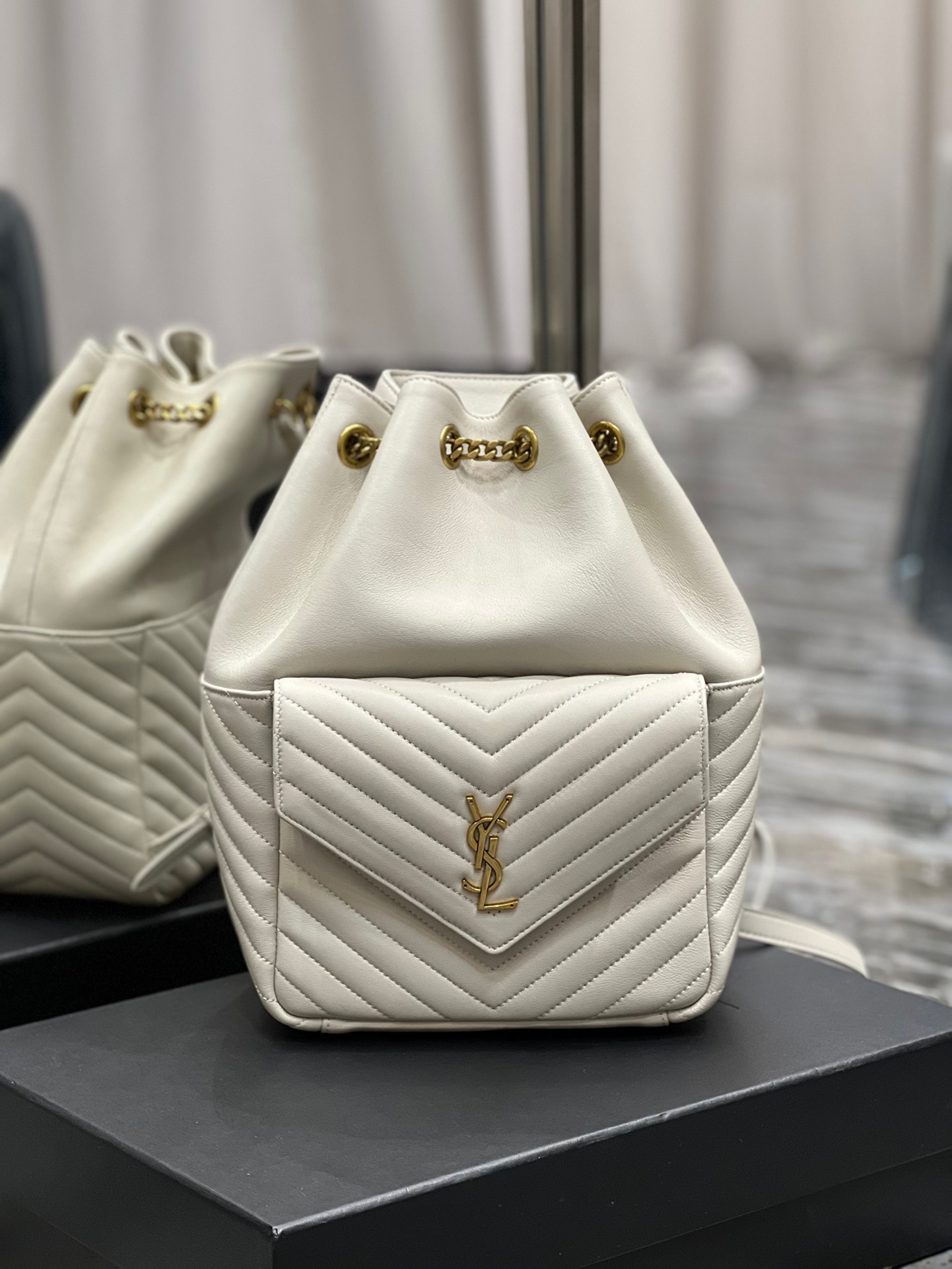 Y51 joe backpack in lambskin white 6726091 22 x 29 x 15 cm