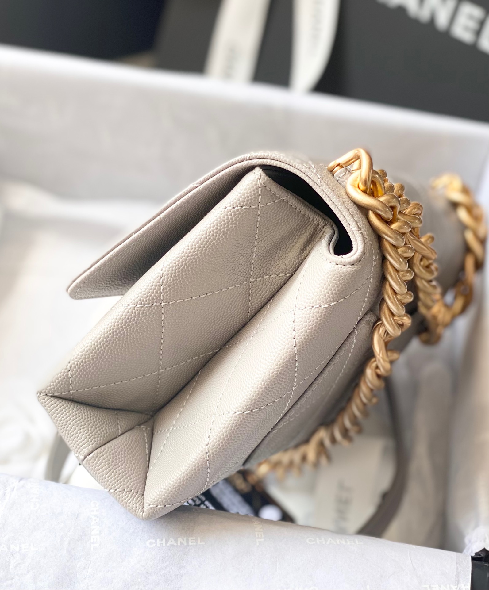Ch**el mini flap bag gold-tone metal light gray as2711 19.5 x 14 x 9 cm