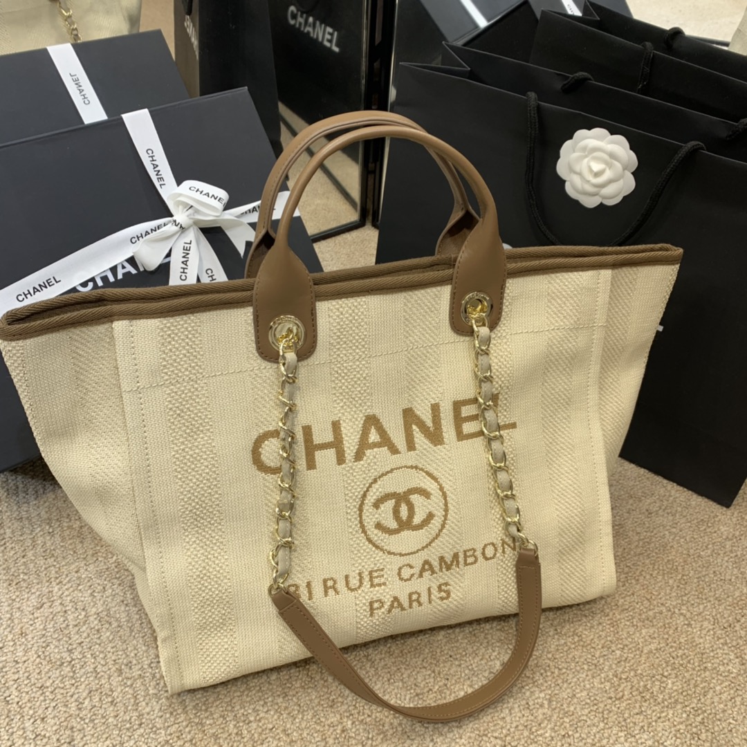 Ch**el deauville large tote light beige 34 cm