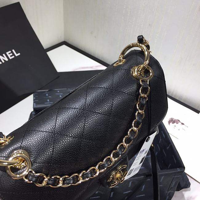 Ch**el small grained calfskin flap bag black as1459 16 x 23 x 9 cm