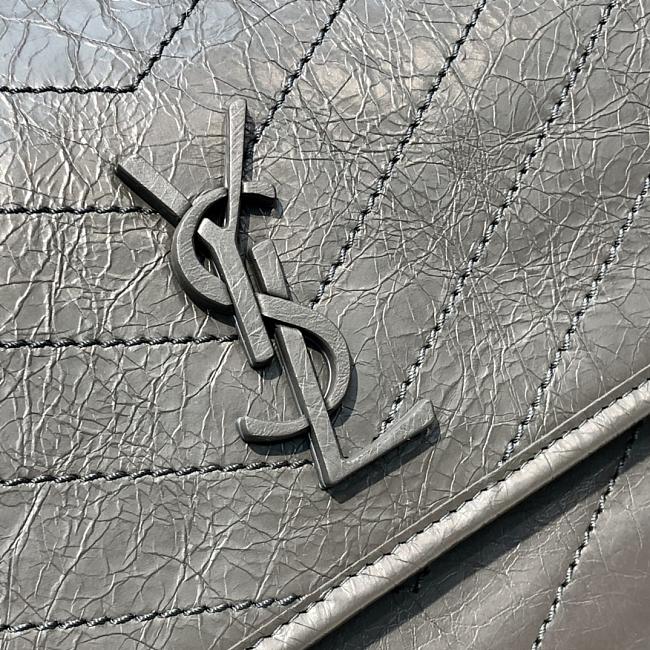 Y51 large niki calfskin leather gray 4988830 32 x 23 x 9 cm