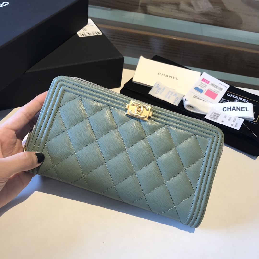 Ch**el boy long zipped wallet grained leather seafoam a80815 19cm