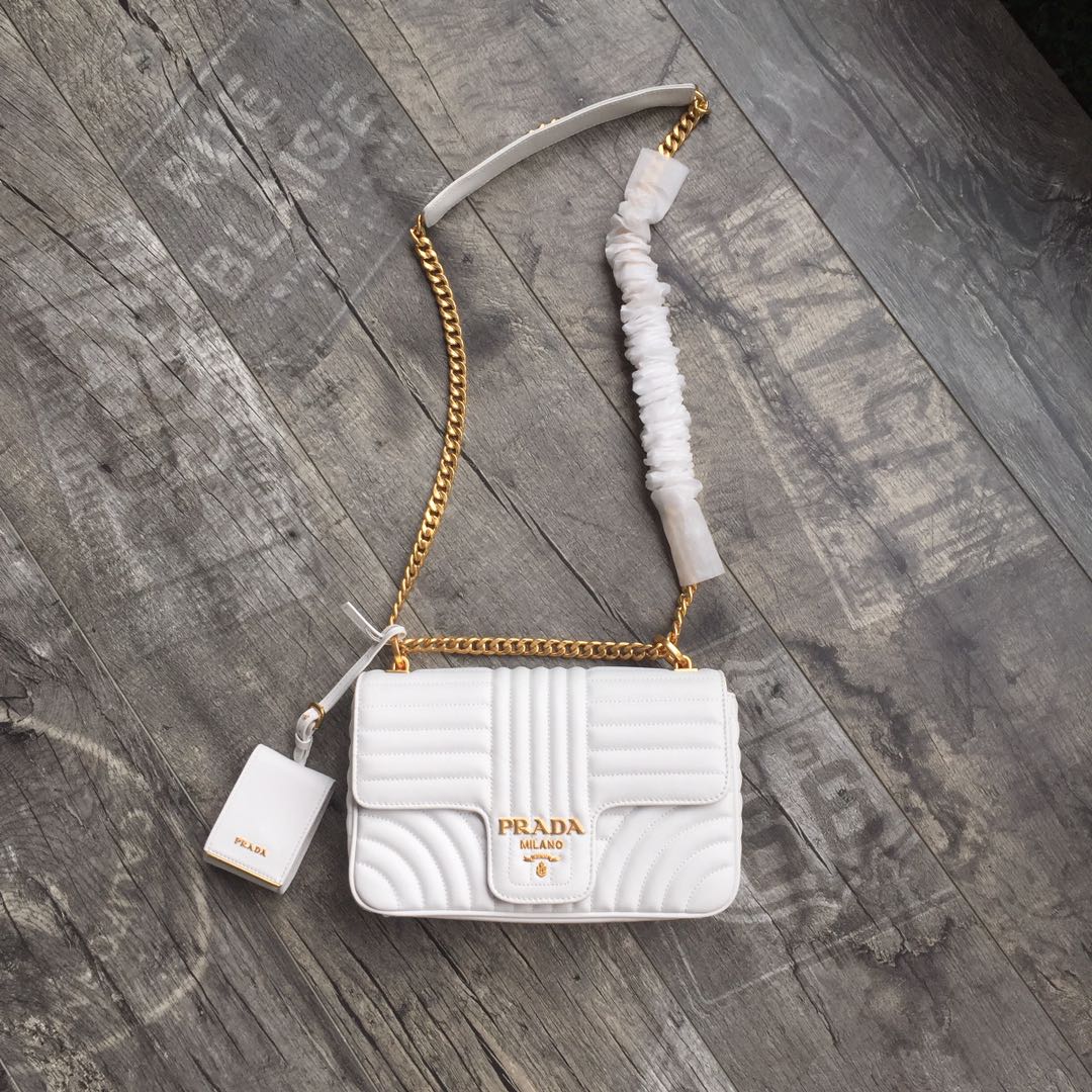 Pra*a medium leather diagramme bag white  1bd108 24 x 14 x  6 cm