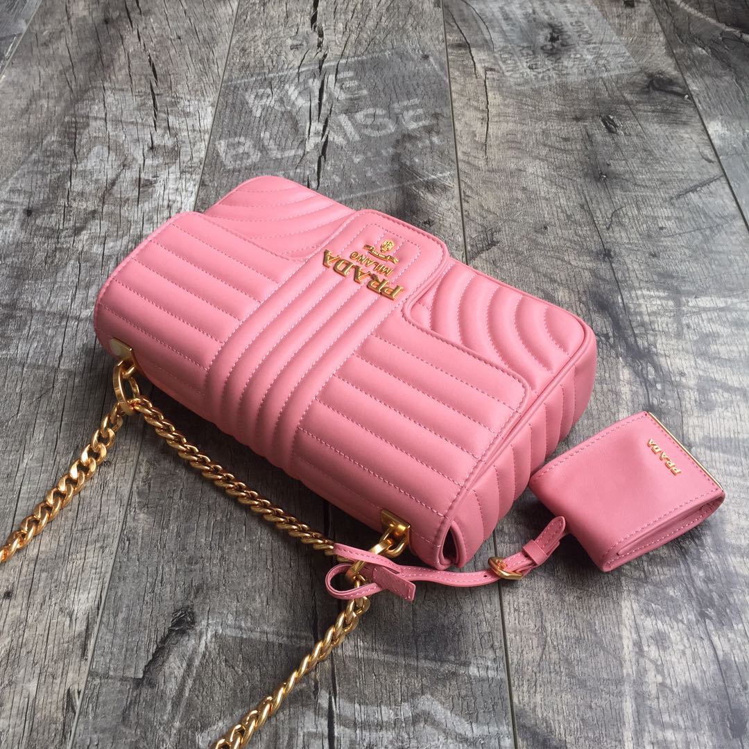 Pra*a medium leather diagramme bag pink 1bd108 24 x 14 x 6 cm