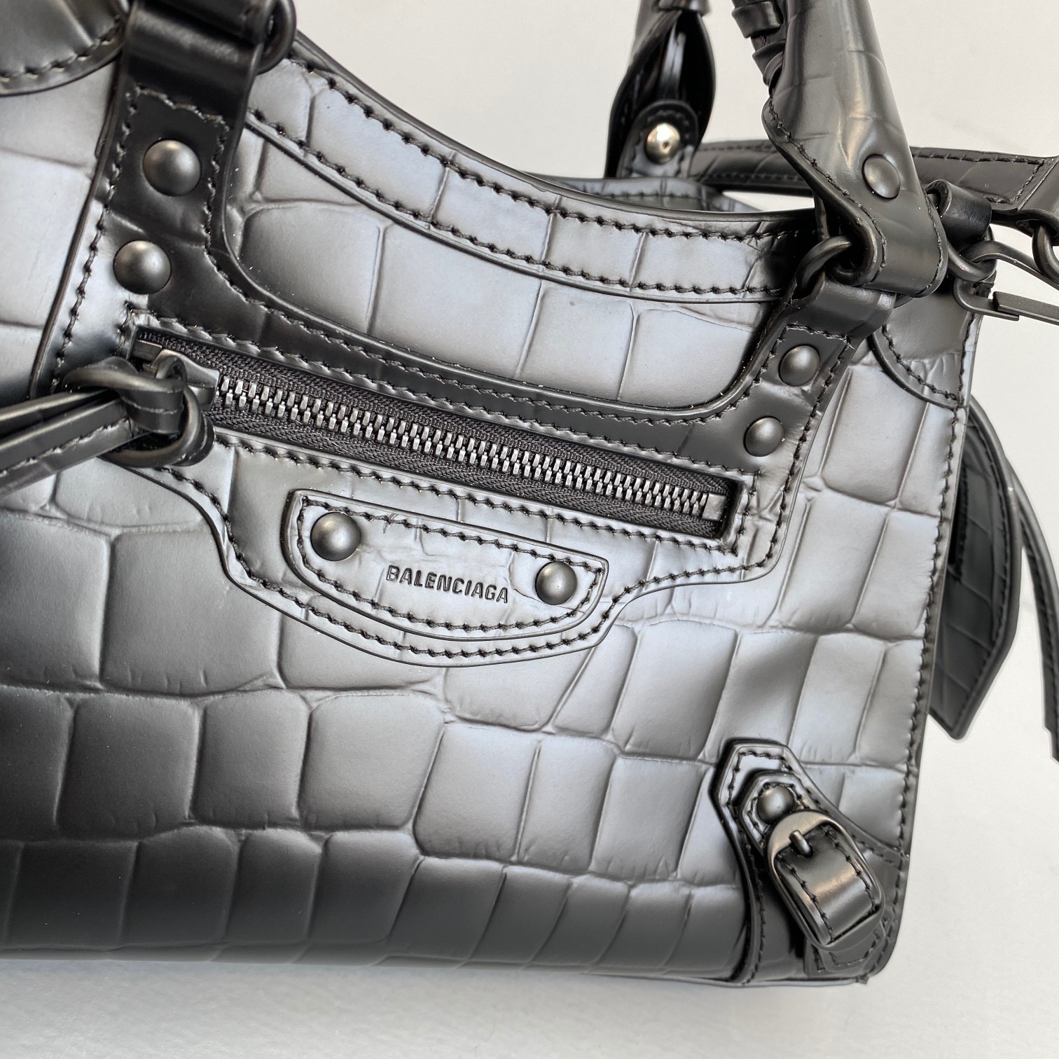 Ba1en*iaga small neo classic top handle bag crocodile leather black 63852115v67 33 x 21 x 16 cm