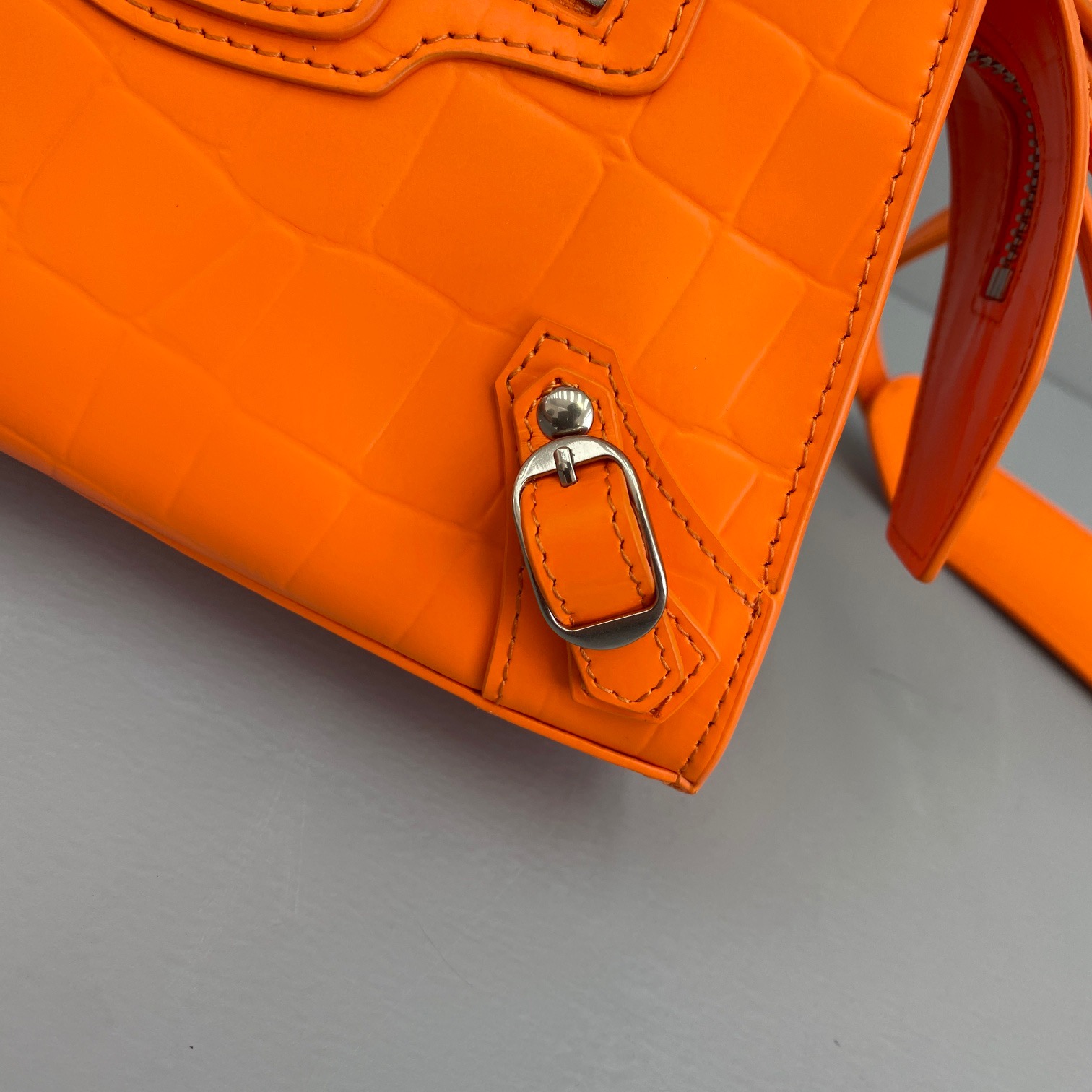 Ba1en*iaga small neo classic top handle bag crocodile leather neon orange 63852115v67 33 x 21 x 16 cm
