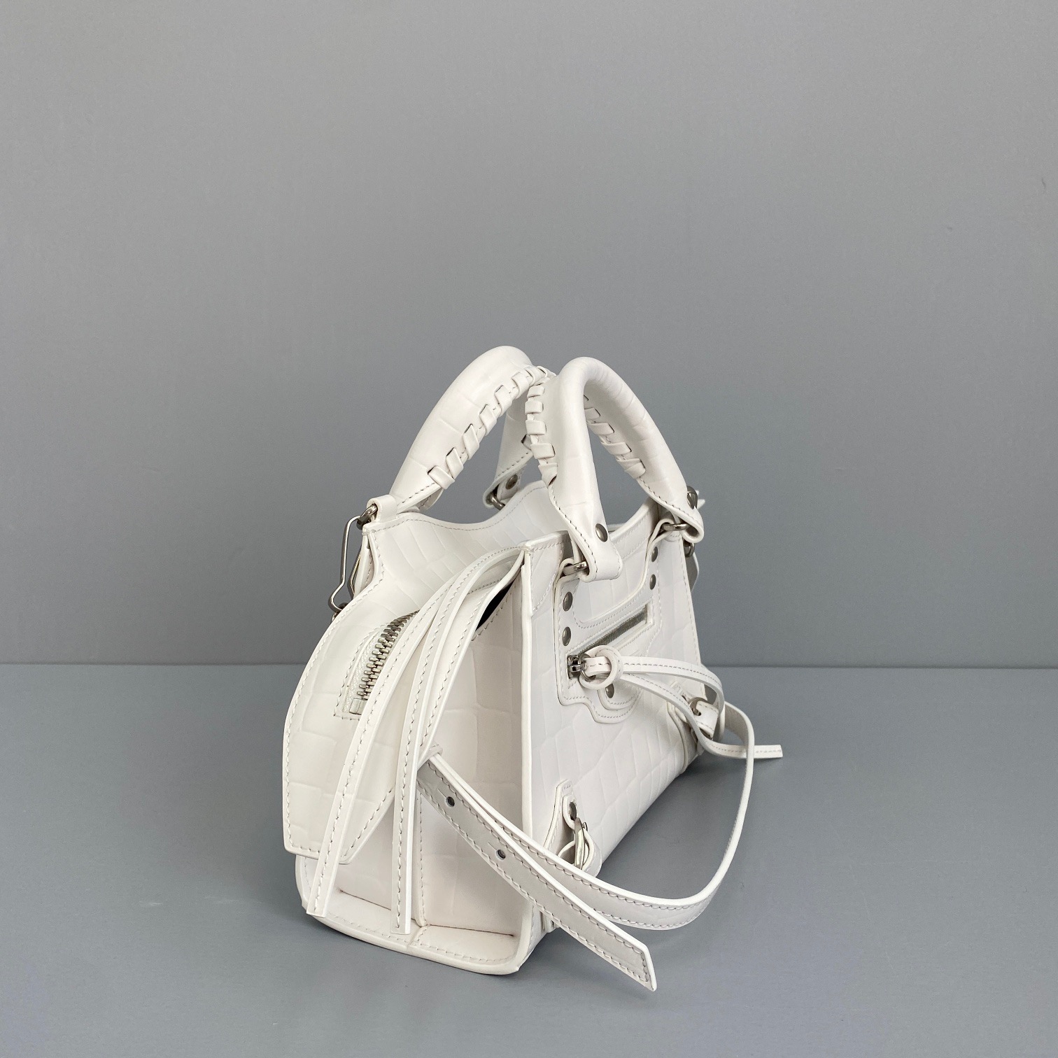 Ba1en*iaga small neo classic top handle bag crocodile leather white 63852115v67 33 x 21 x 16 cm