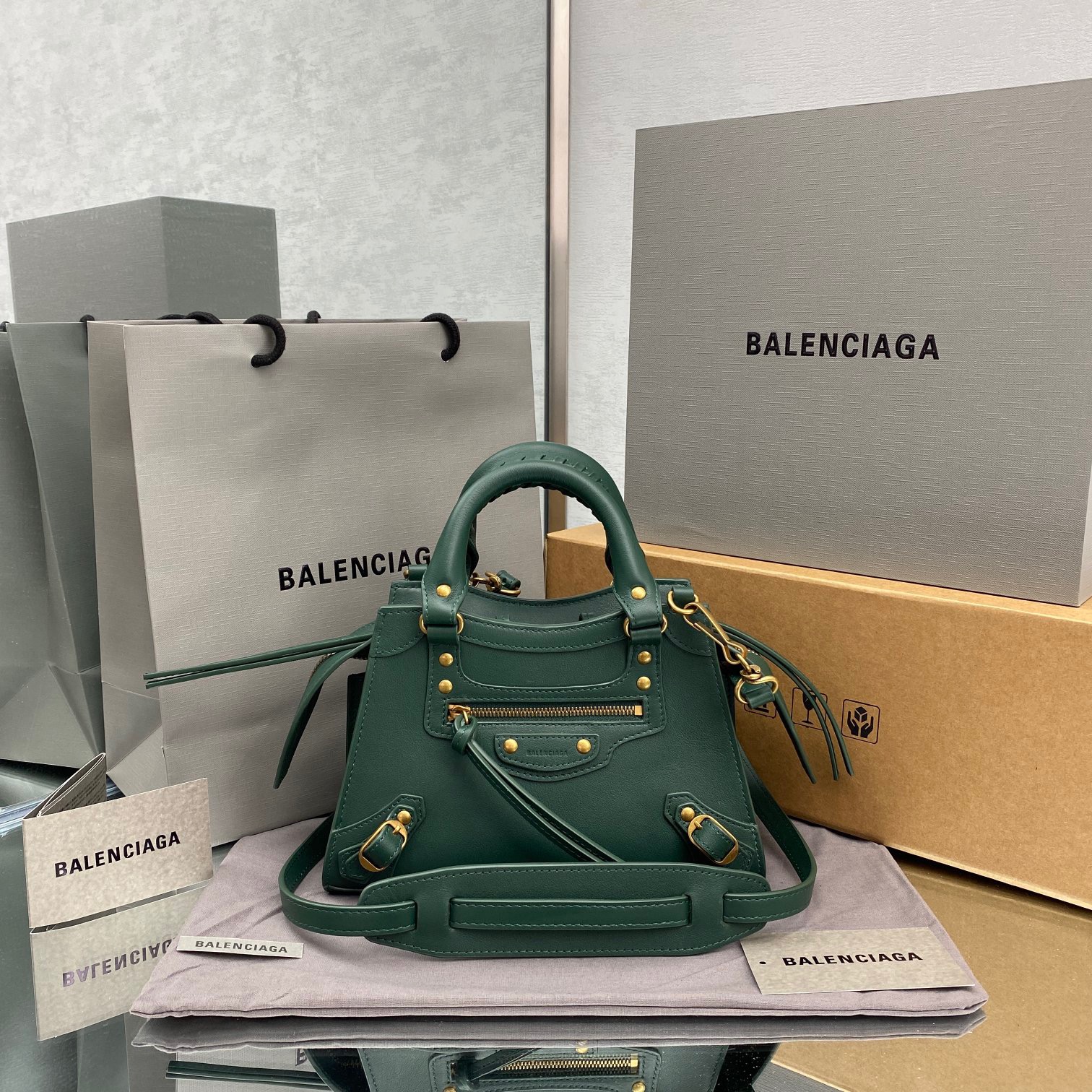Ba1en*iaga small neo classic top handle bag green 63852111r57 33 x 21 x 16 cm