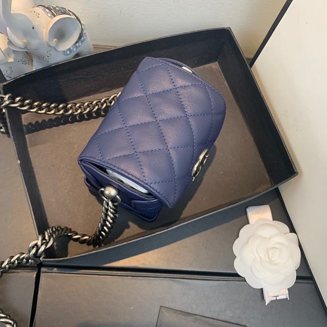 Ch**el mini quilted leather crossbody bag blue as1169 19 x 12 x 9 cm