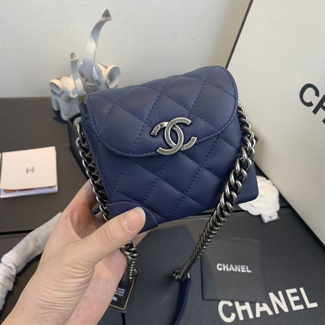 Ch**el mini quilted leather crossbody bag blue as1169 19 x 12 x 9 cm