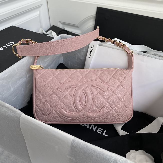 Ch**el grained leather hobo bag pink b01960 25 x 14 x 5 cm
