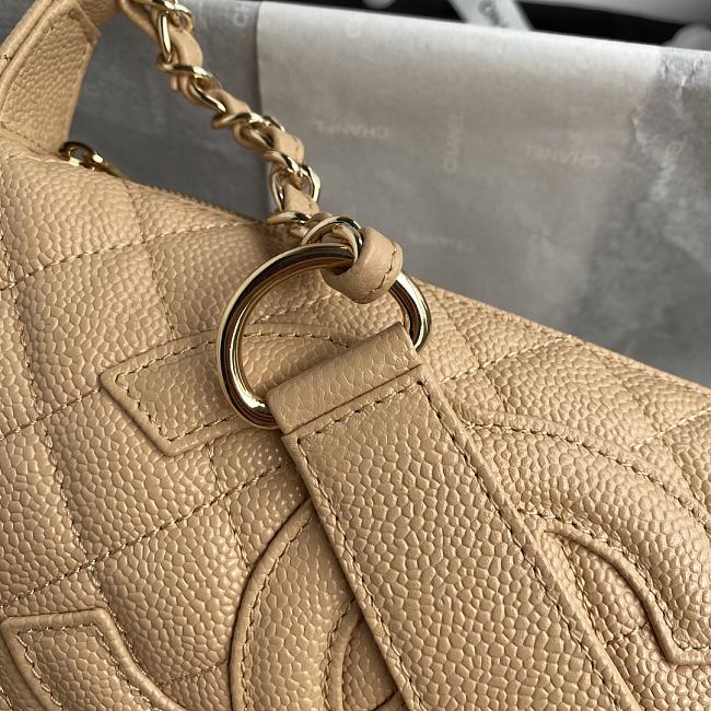 Ch**el grained leather hobo bag beige b01960 25 x 14 x 5 cm