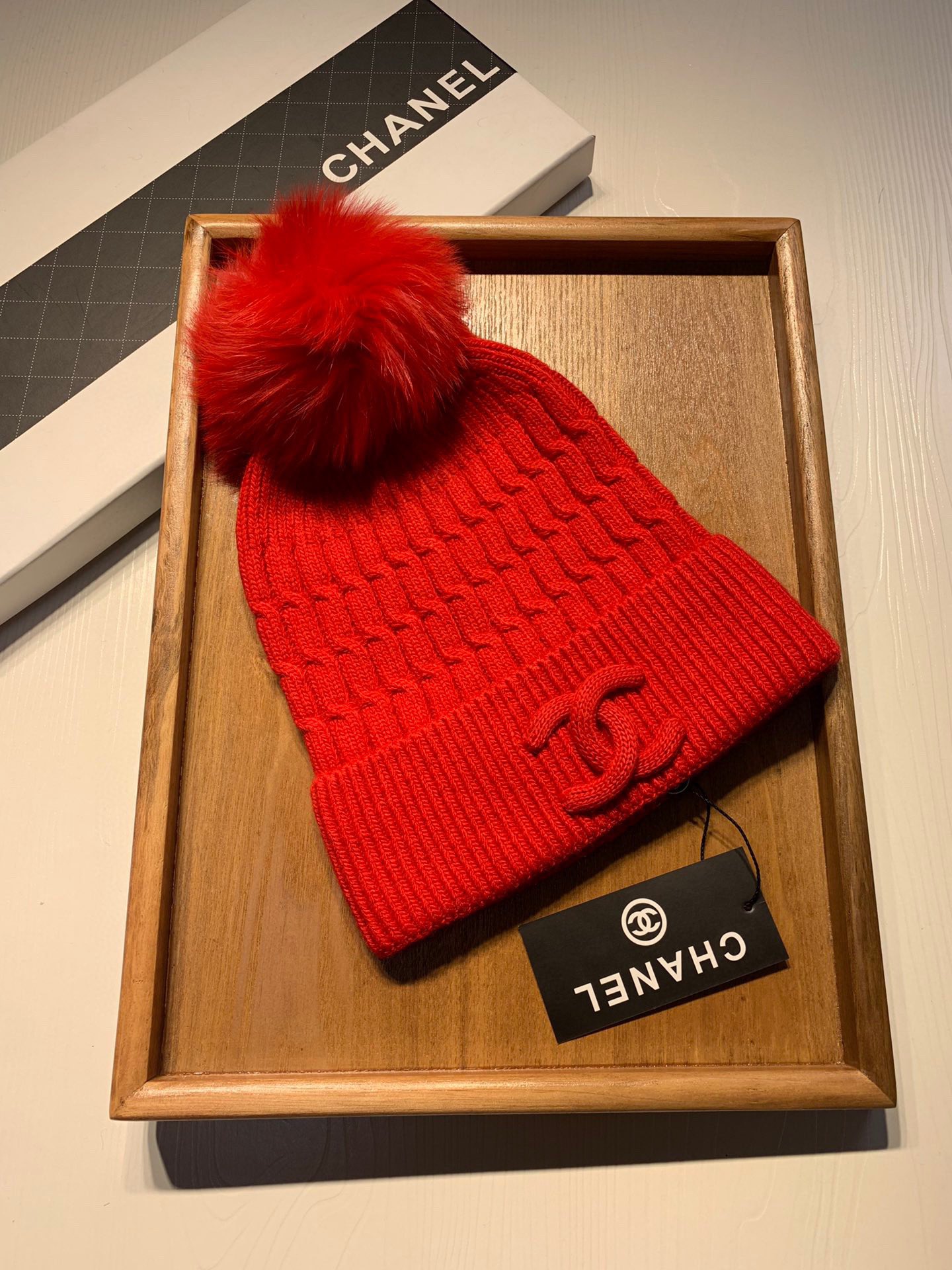Ch**el hat 01